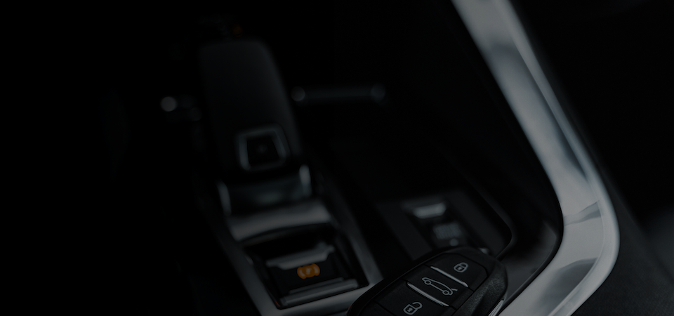 Vernetzte In-Car Software Platform mit Infotainment, Navigation, Fahrzeugfunktionen, Cloud-Services und mobilen Anwendungen.