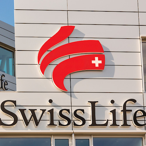 Swiss Life - Agile organization, agile development, agile operation